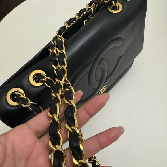 Chanel Maxi Classic Flap Bag 24K - Picture 3 of 17